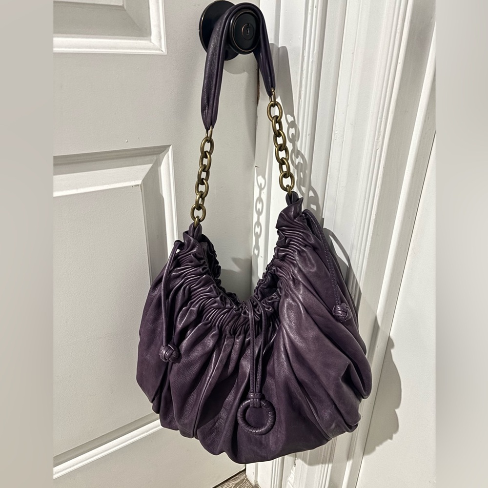 🍎🍎SOLD 🍎🍎BCBG MaxAzria Purple Ruched Leather Shoulder Bag Chain Strap
